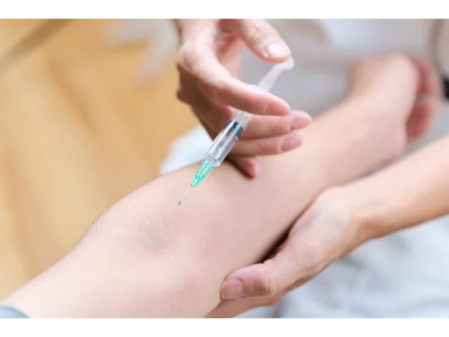 Hyaluronic Acid Injection: Effective Relief for Knee Joint Pain